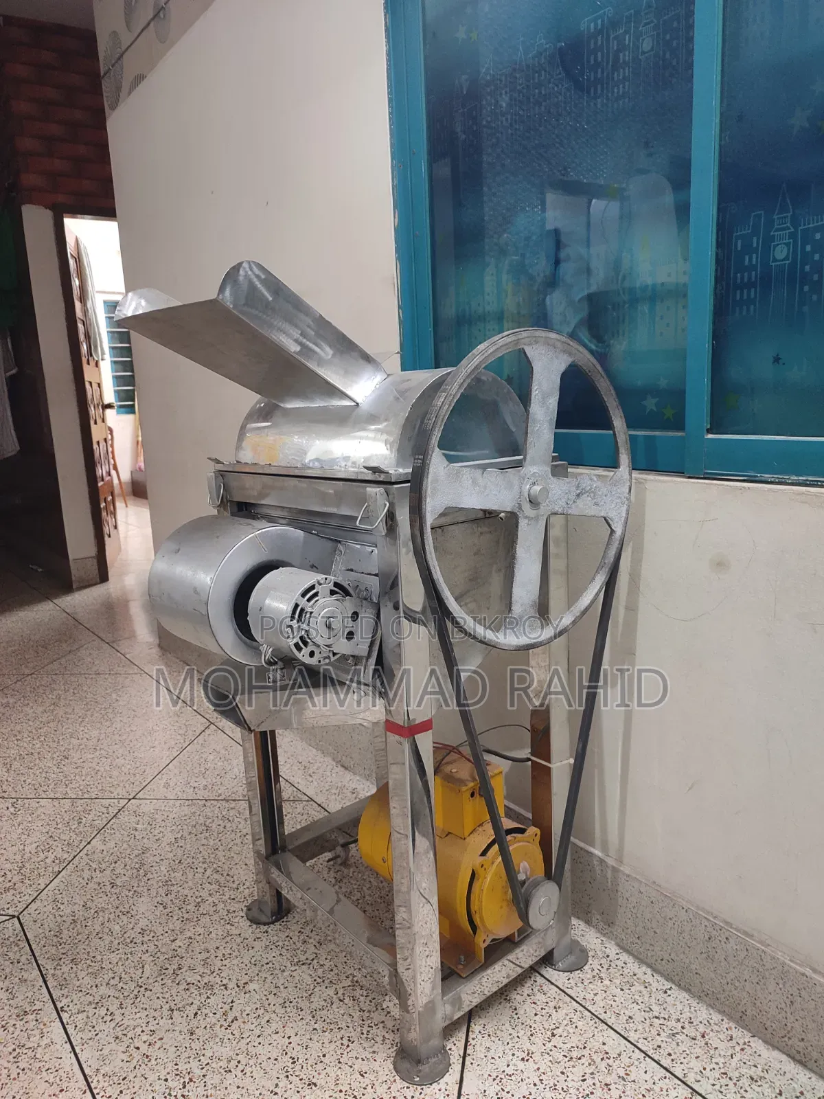 Nut Shelling Machine