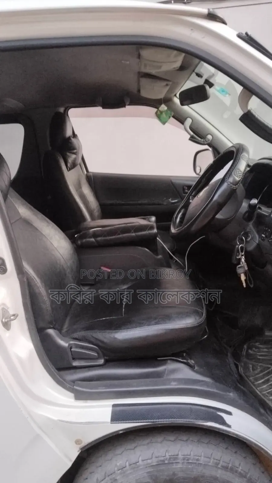 Toyota HiAce 2012 White