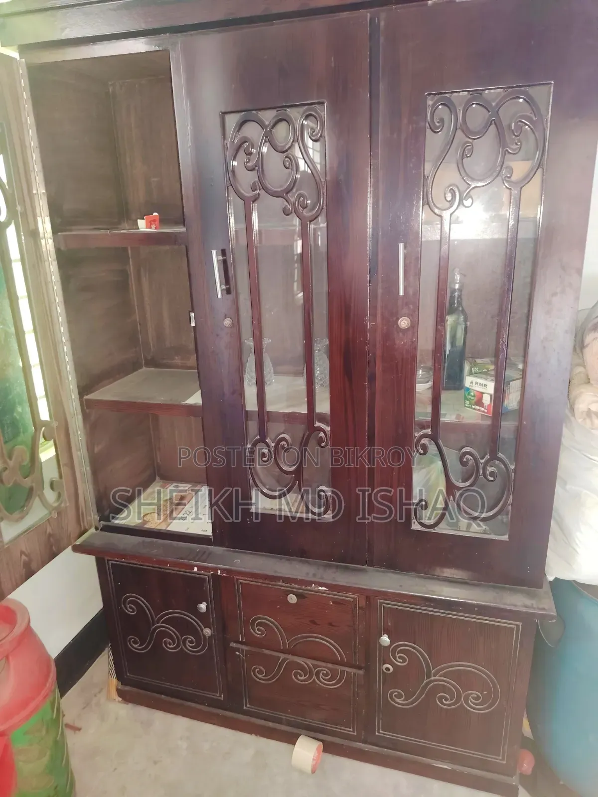 ওয়াল ক্যাবিনেট