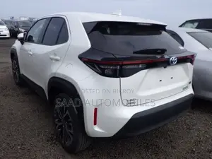 Toyota Yaris Cross 1.5 Hybrid AWD 2021 Pearl