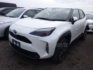Toyota Yaris Cross 1.5 Hybrid AWD 2021 Pearl