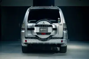 Mitsubishi Pajero Super Exceed 2006 Silver