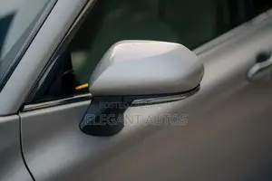 Toyota Camry XLE (2.5L 4cyl 8A) 2019 Beige