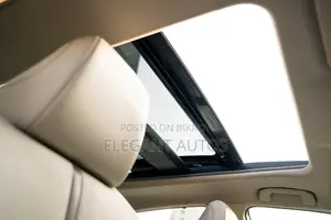 Toyota Camry XLE (2.5L 4cyl 8A) 2019 Beige