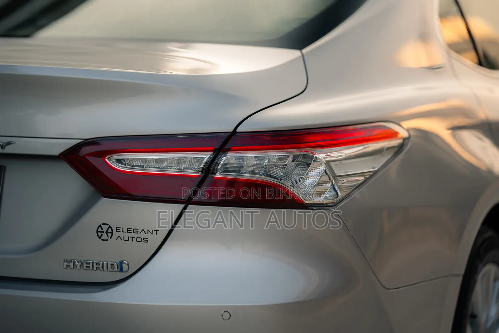 Toyota Camry XLE (2.5L 4cyl 8A) 2019 Beige
