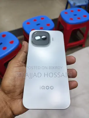 New iQOO 11 256 GB White