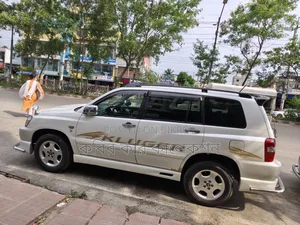 টয়োটা ক্লুগার ২০০৩ হোয়াইট