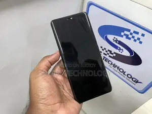 Honor 200 Pro সেট খোলা ডিসপ্লে