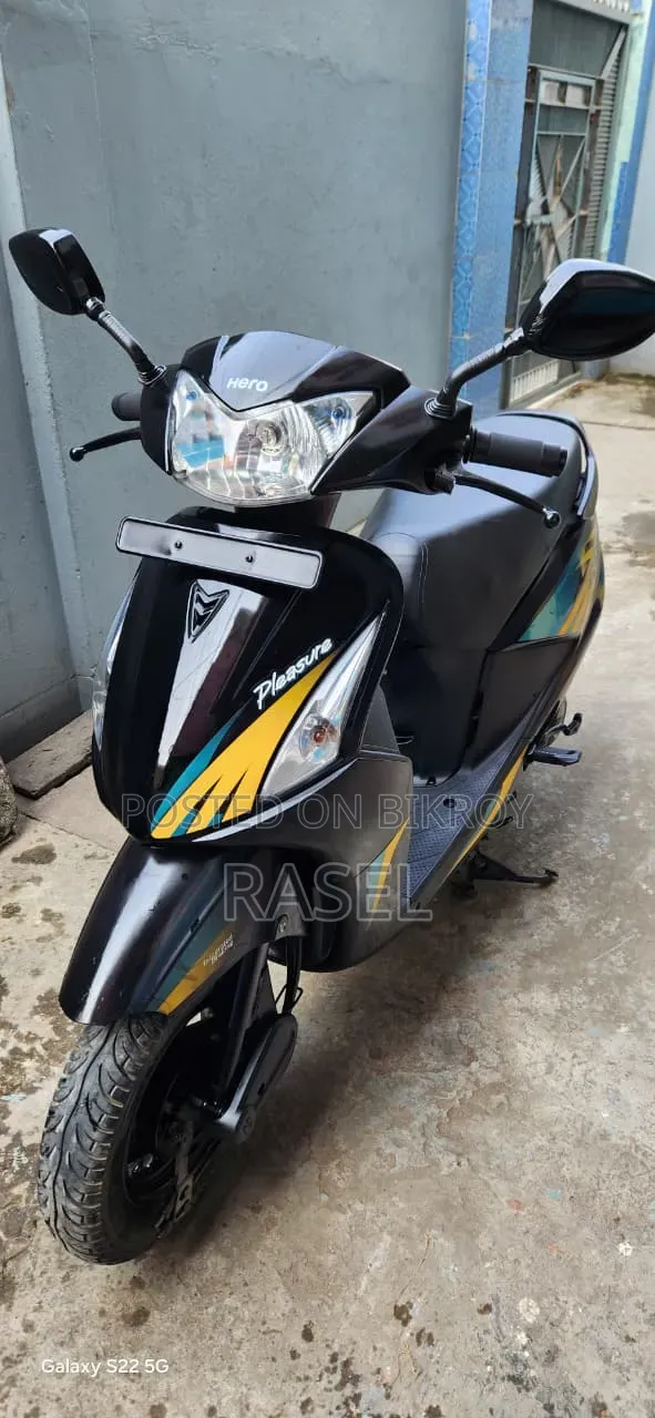 হিরো প্লেজার ২০২০ কালো