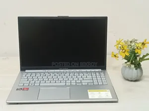 Laptop Asus Vivobook 16 8GB AMD Ryzen 5 SSD 512GB