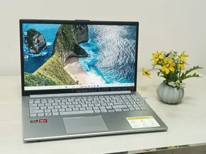 Laptop Asus Vivobook 16 8GB AMD Ryzen 5 SSD 512GB