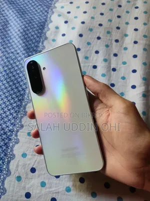 নিউ স্যামসাং গ্যালাক্সি এ৩৬ ১২৮ জিবি হোয়াইট