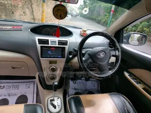 Toyota Belta 2006 Blue