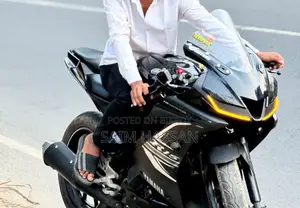ইয়ামাহা আর১৫ ভি৩ ২০২১ ব্ল্যাক