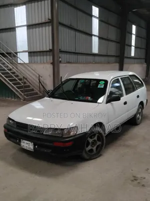 Toyota Corolla 2000 White