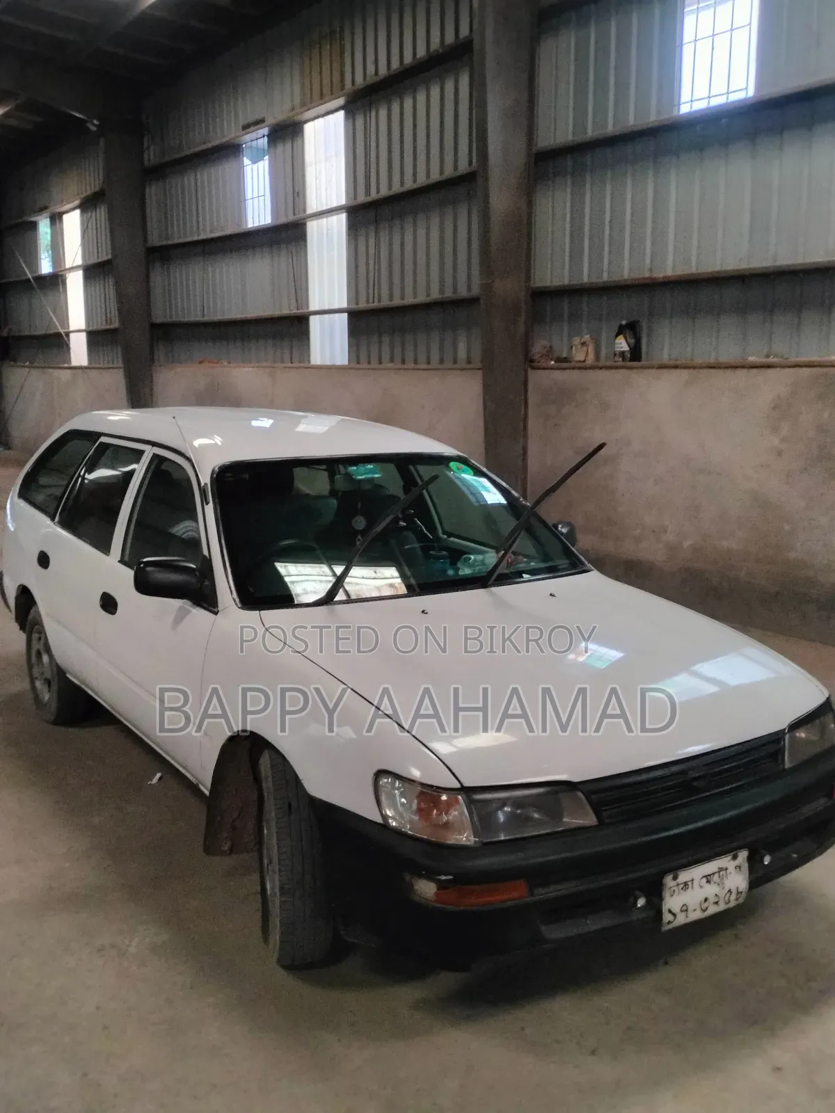 Toyota Corolla 2000 White
