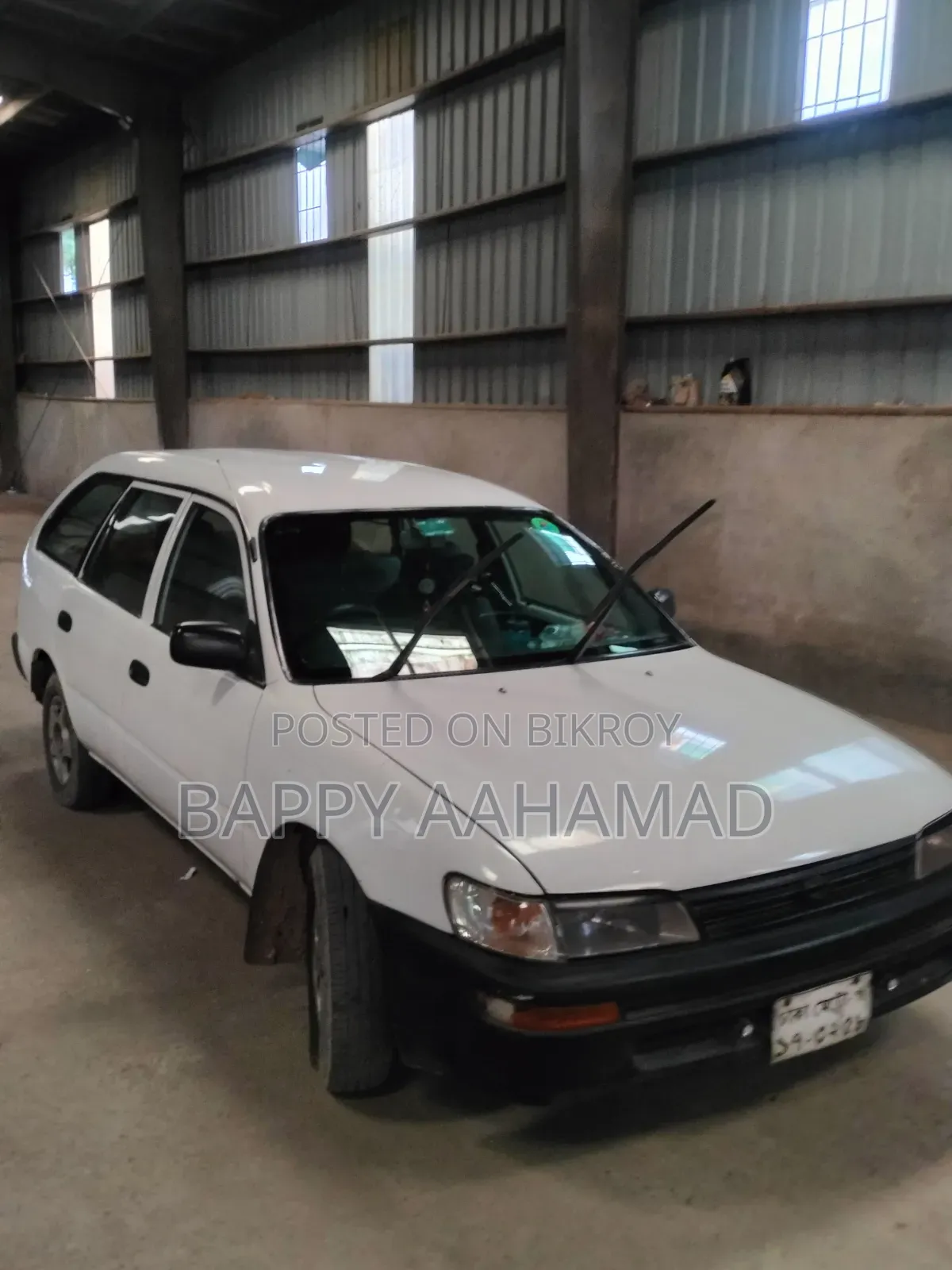Toyota Corolla 2000 White