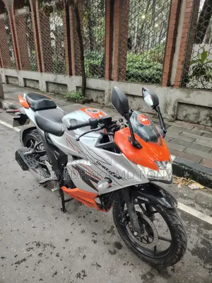 সুজুকি জিক্সার এফআই এবিএস ২০২৪ অরেঞ্জ