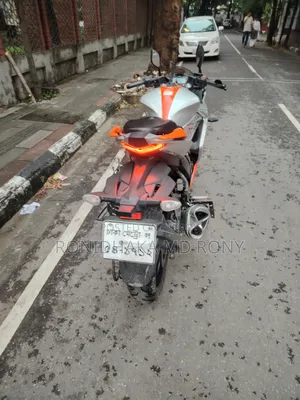 সুজুকি জিক্সার এফআই এবিএস ২০২৪ কমলা