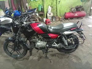 Bajaj V15 2017