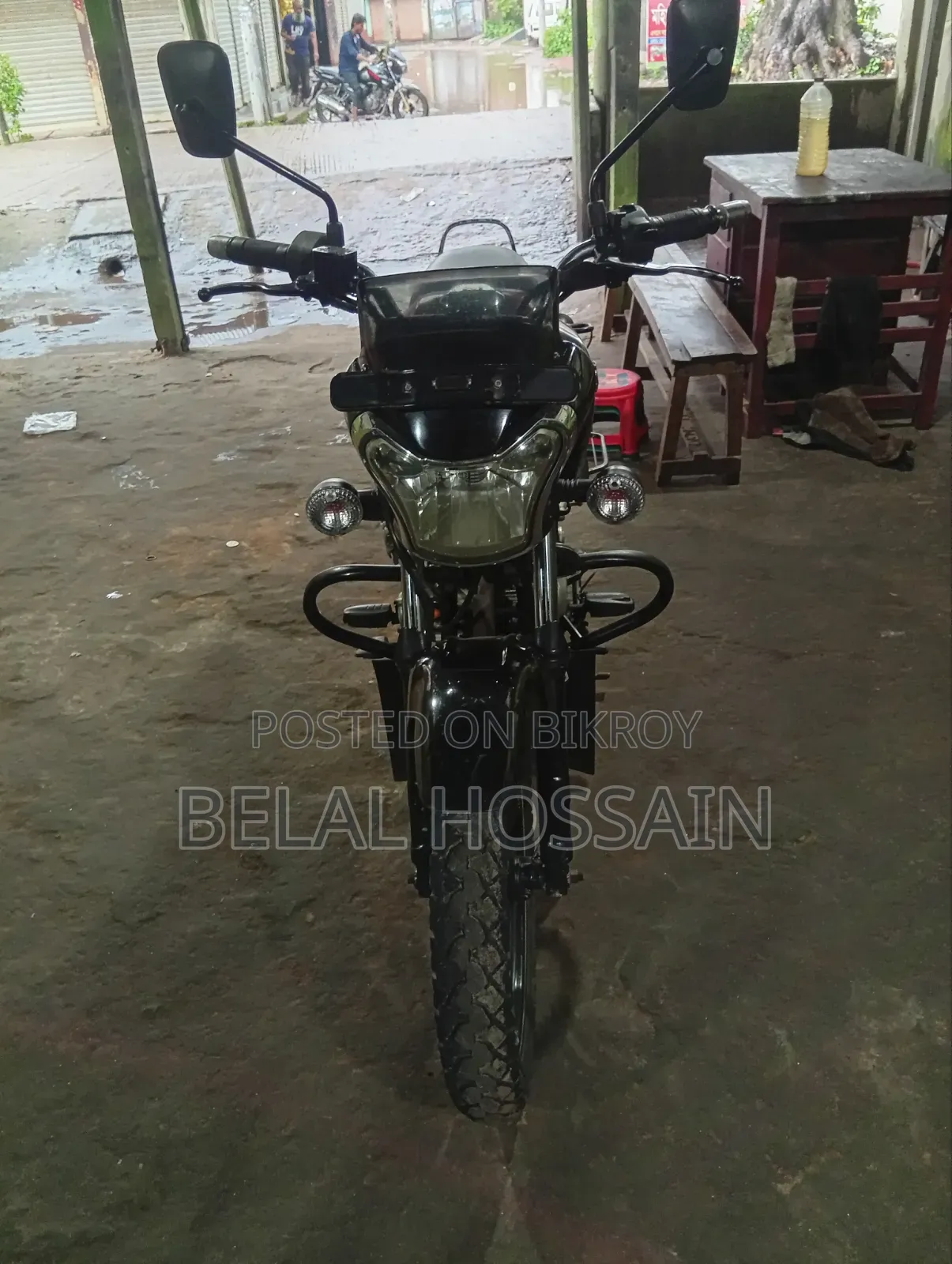 Bajaj V15 2017