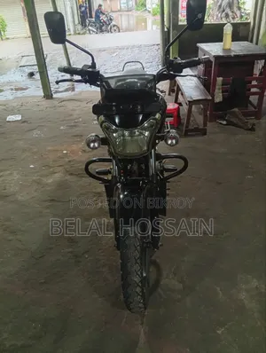 Bajaj V15 2017