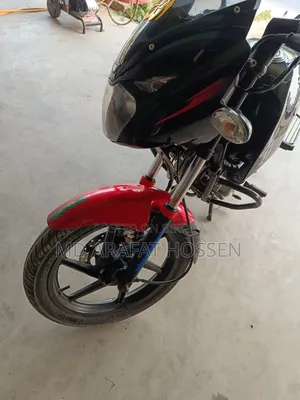 বাজাজ পালসার ১৫০ ২০১৬ লাল
