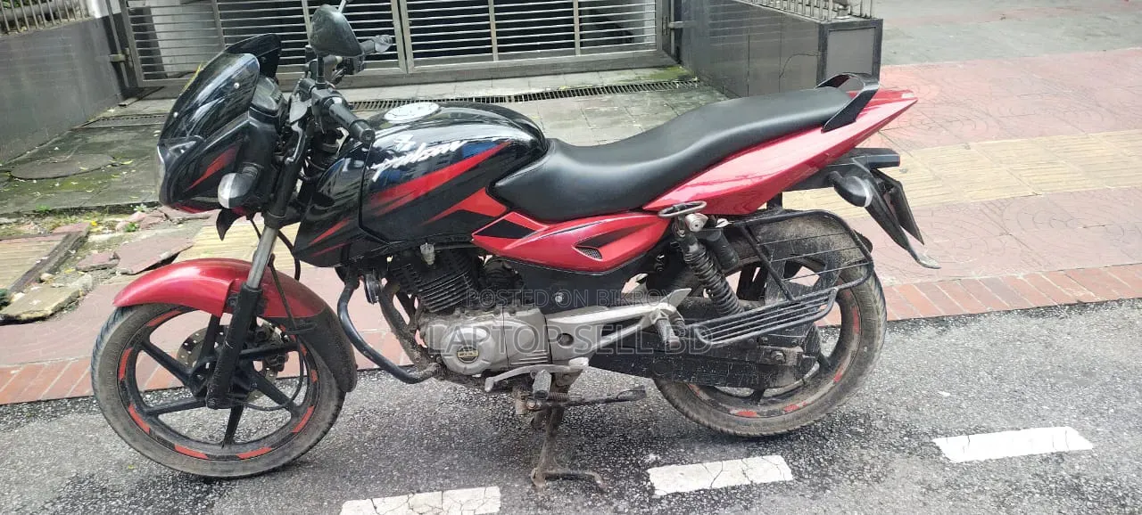 Bajaj Pulsar 150 2015