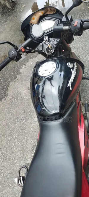 Bajaj Pulsar 150 2015