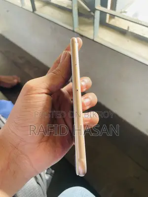 New Apple iPhone 8 64 GB Gold