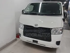 Toyota HiAce 2021 White