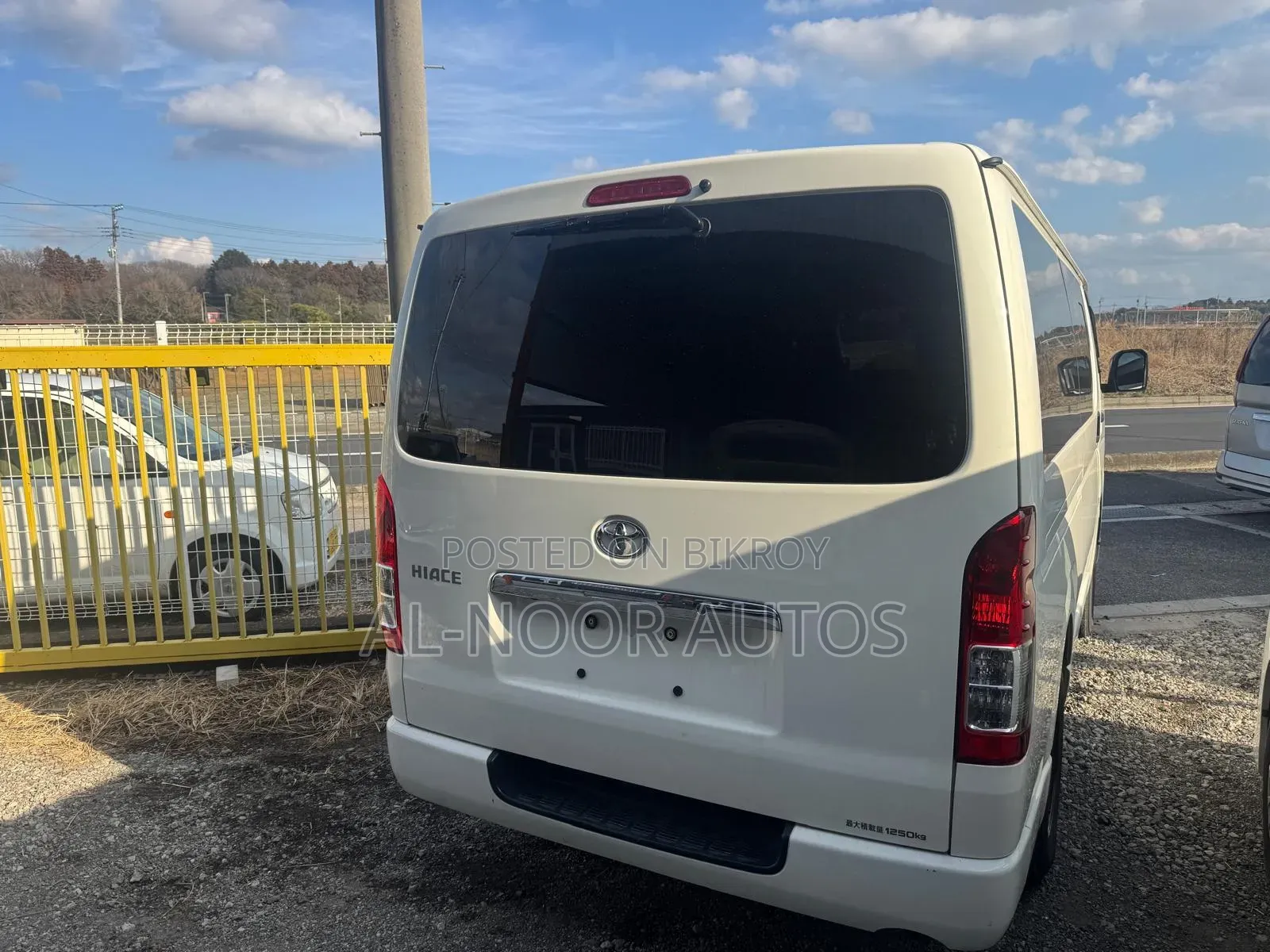 Toyota HiAce 2021 White