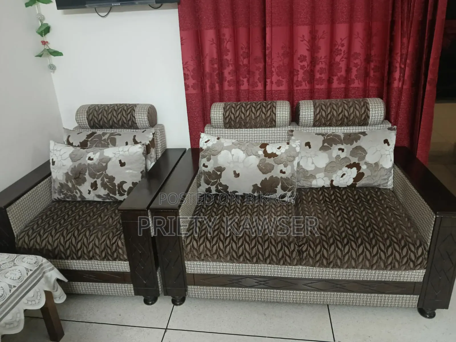 Sofa With Center Table