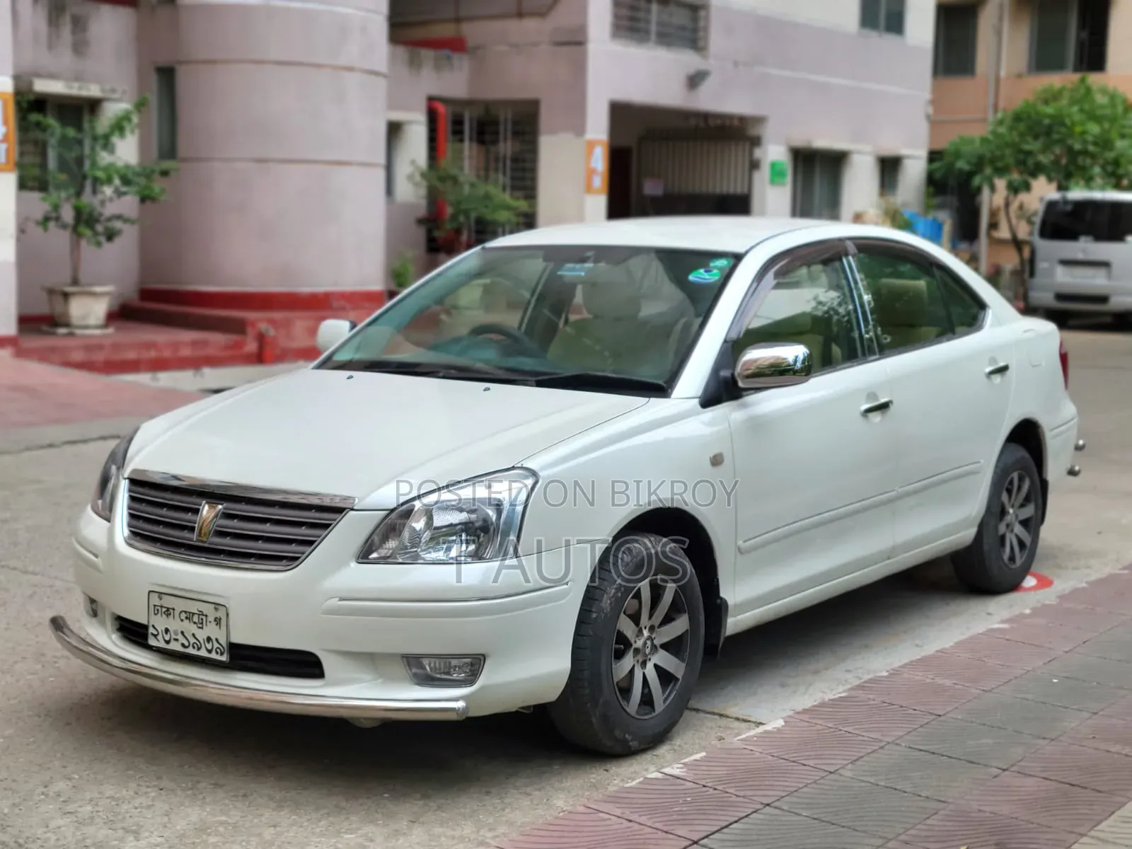 টয়োটা প্রিমিয়ো ২০০৪ পার্ল