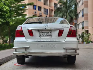 টয়োটা প্রিমিয়ো ২০০৪ পার্ল