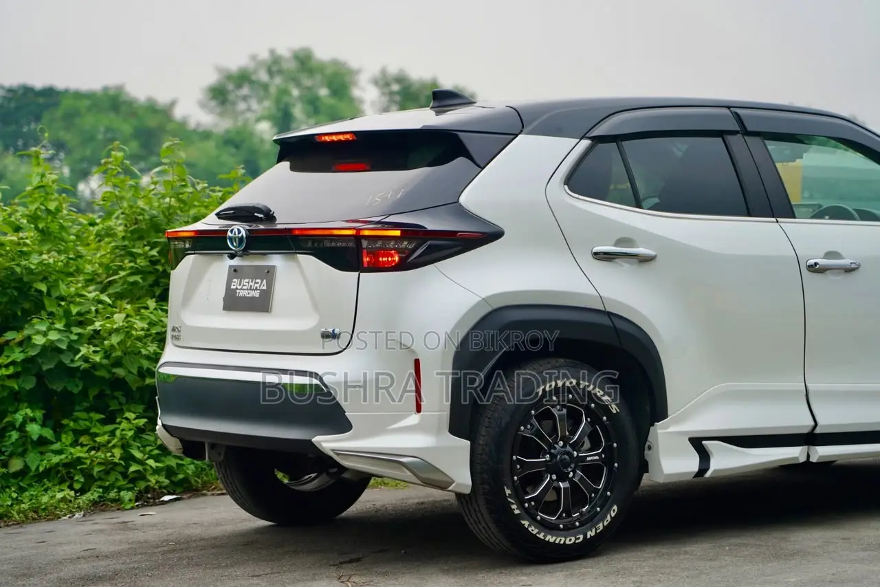 Toyota Yaris 2021 Pearl