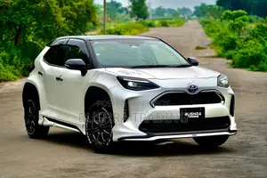 Toyota Yaris 2021 Pearl