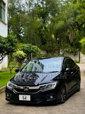 Honda Grace 1.5 Petrol Front Wheel Drive 2017 Blue