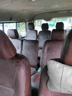 টয়োটা হাইএস ২০০৫ সিলভার