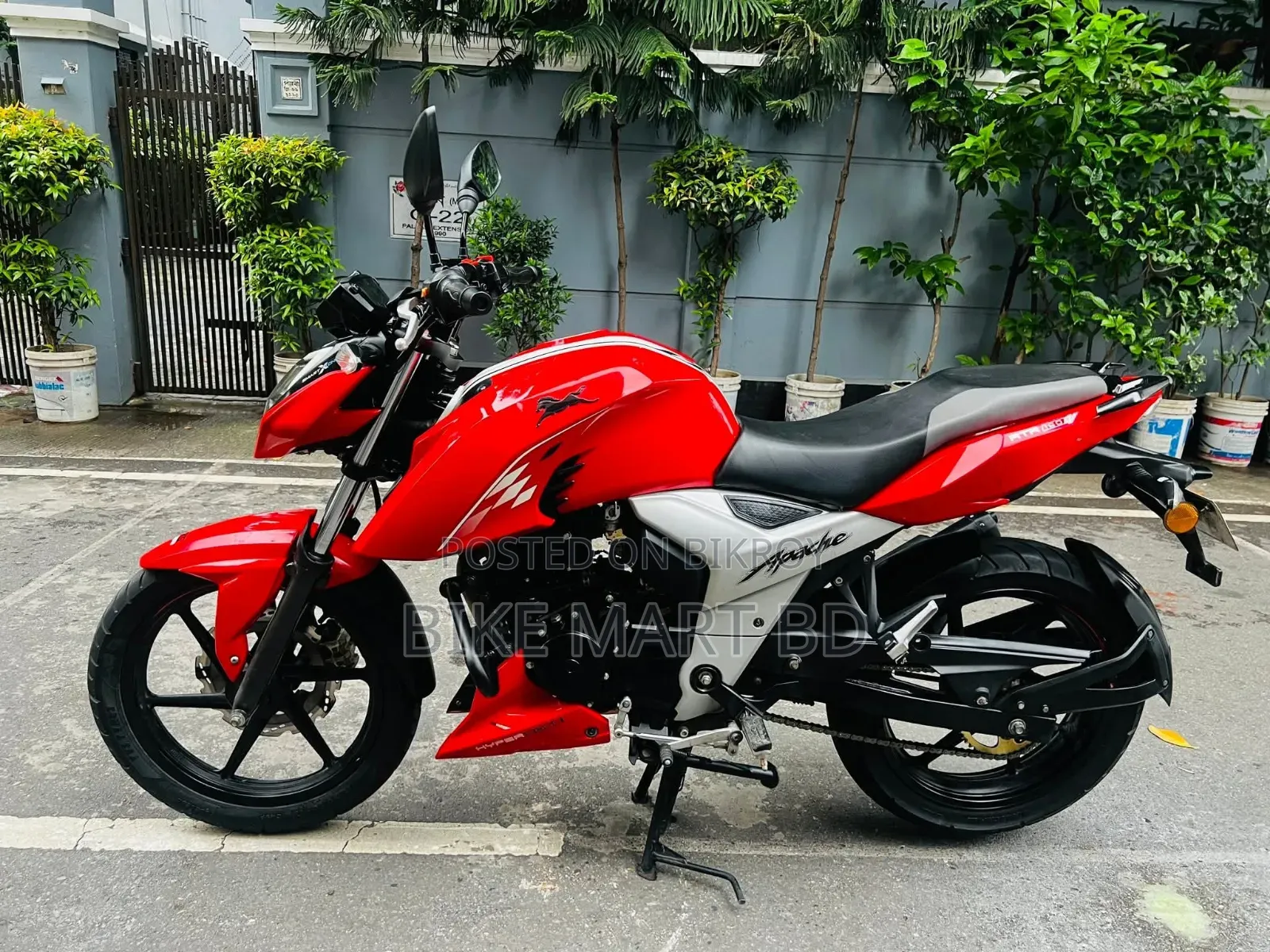 টিভিএস অ্যাপাচি ১৬০ ৪ভি ২০২২ রেড