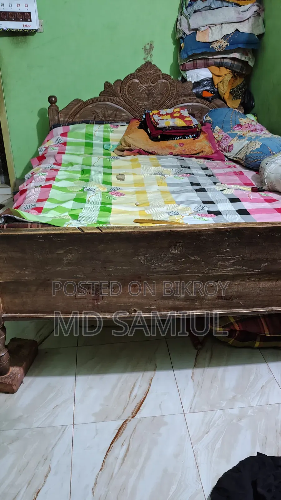 খাট টা অনেক ভালো কাঠের খাট একদম ফ্রেশ ডবল বেড