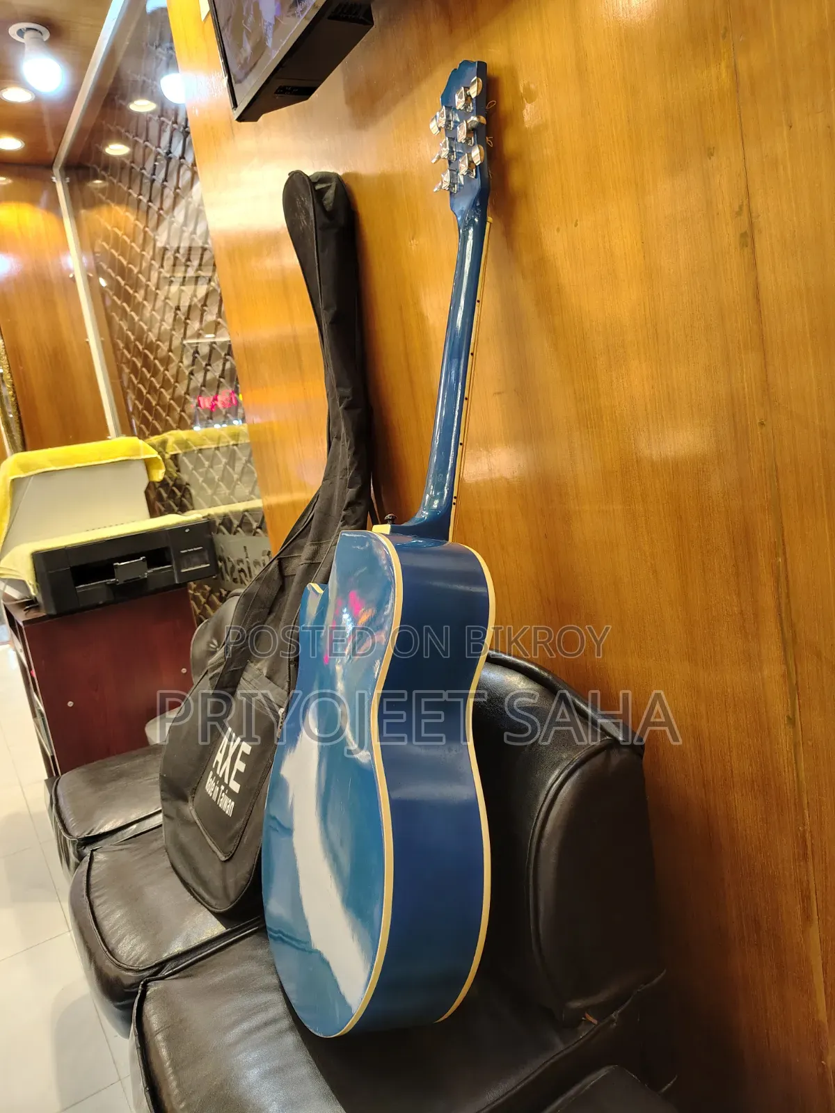 নতুন গিটার