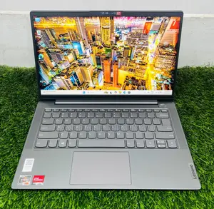 Laptop Lenovo 4GB Intel SSD 500GB