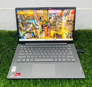 Laptop Lenovo 4GB Intel SSD 500GB