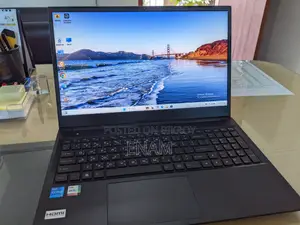 New Laptop 8GB Intel Core i5 SSD 512GB