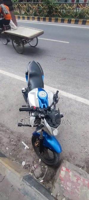 Suzuki Gixxer Monotone 2017 White