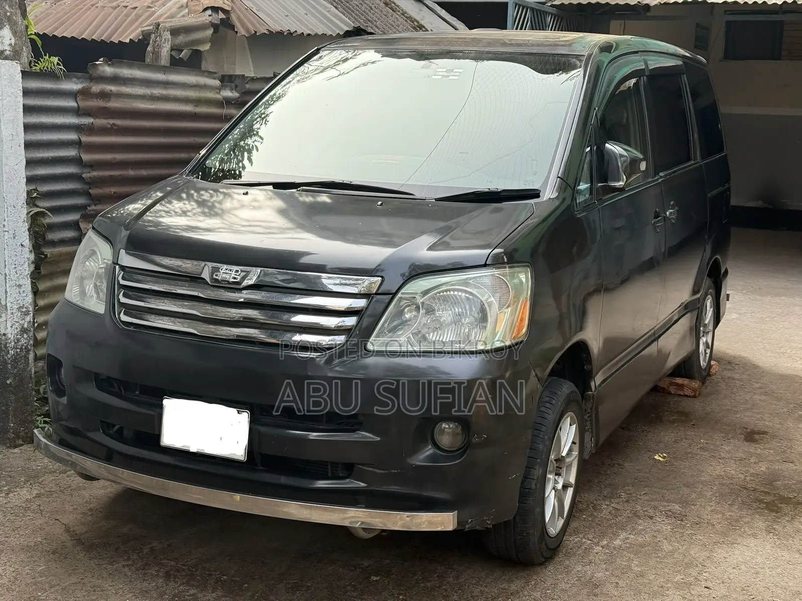 Toyota Noah 2.0 Front Wheel Drive (8 Seater) 2003 Black