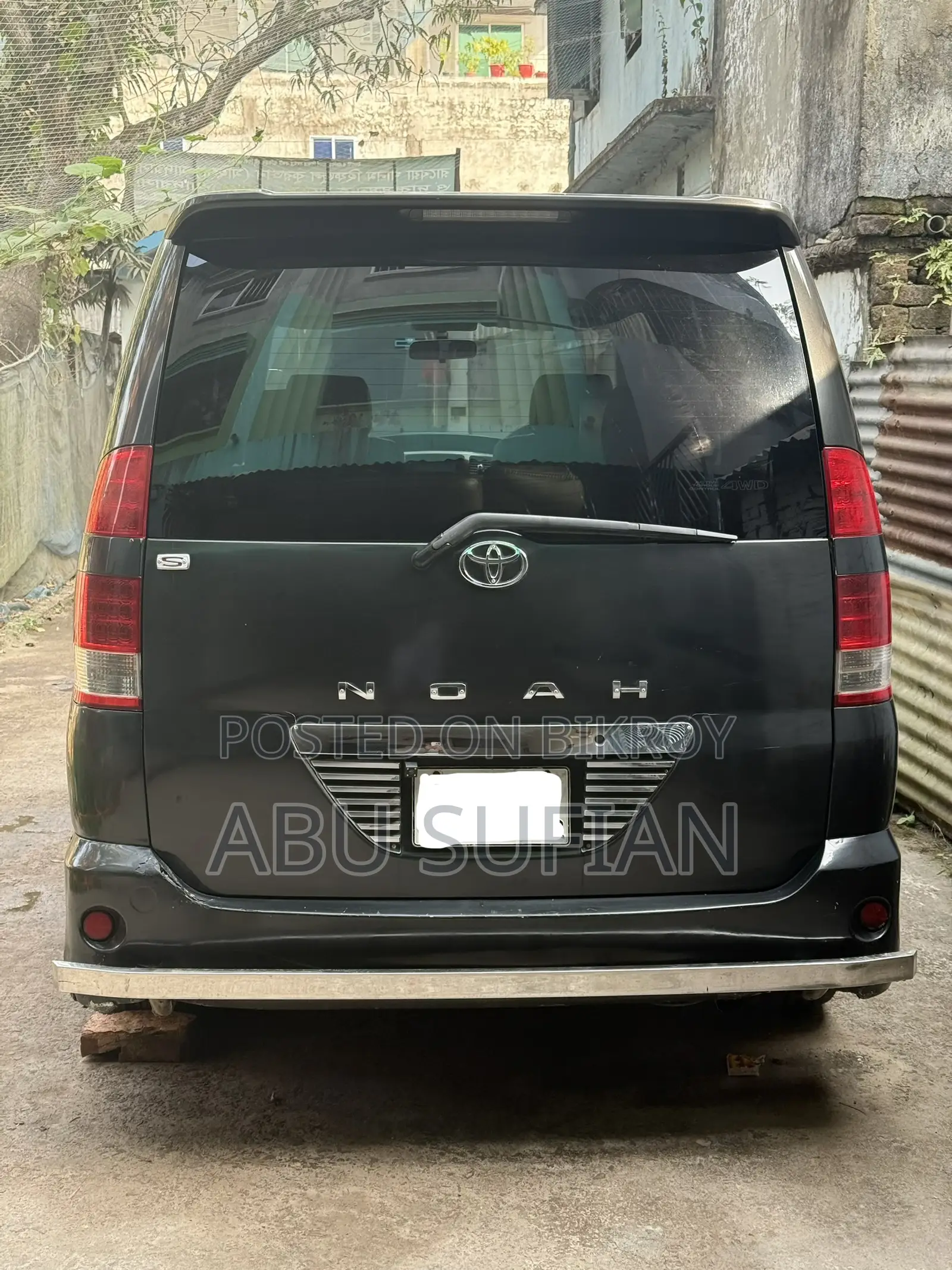 Toyota Noah 2.0 Front Wheel Drive (8 Seater) 2003 Black