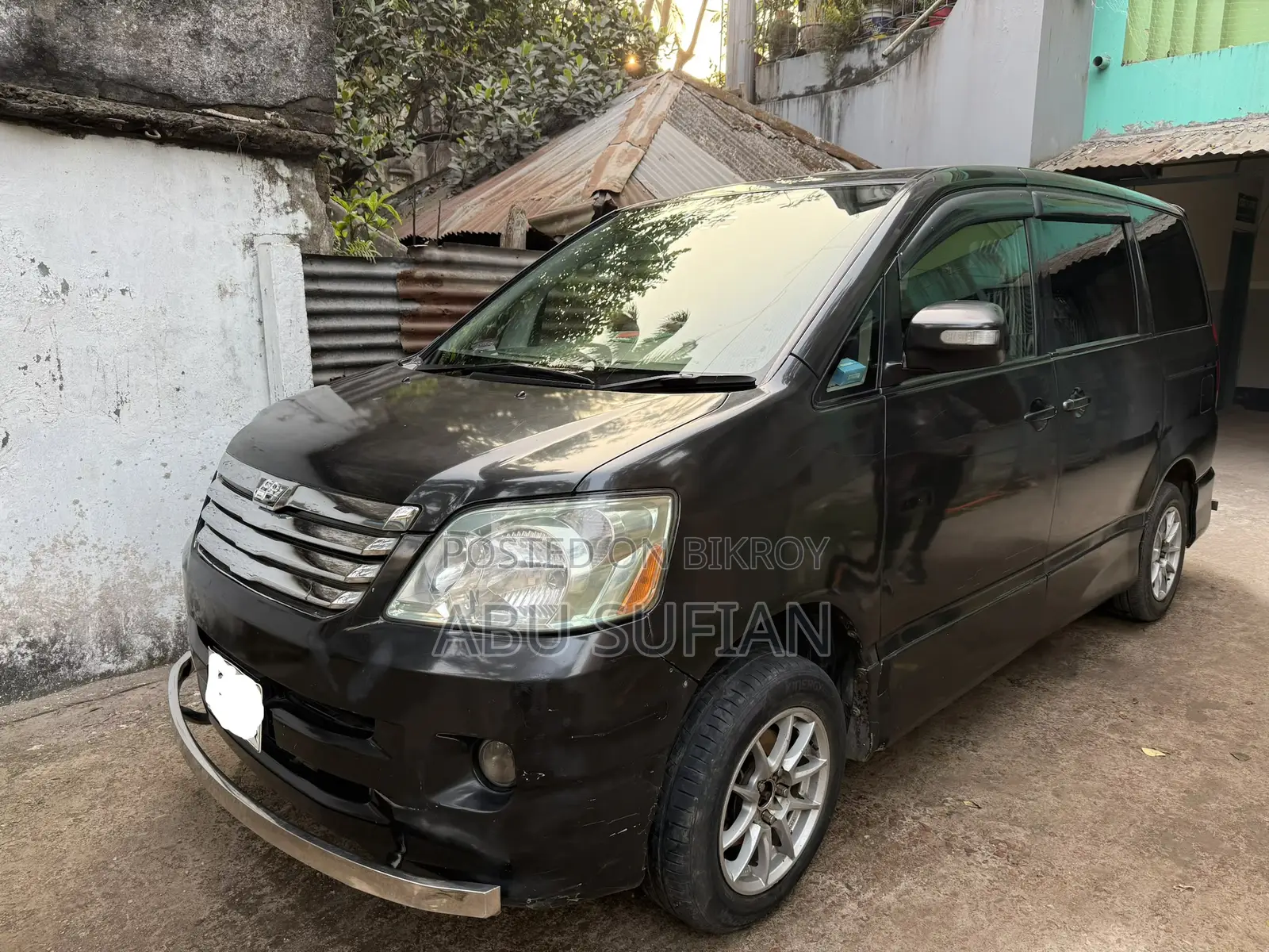 Toyota Noah 2.0 Front Wheel Drive (8 Seater) 2003 Black