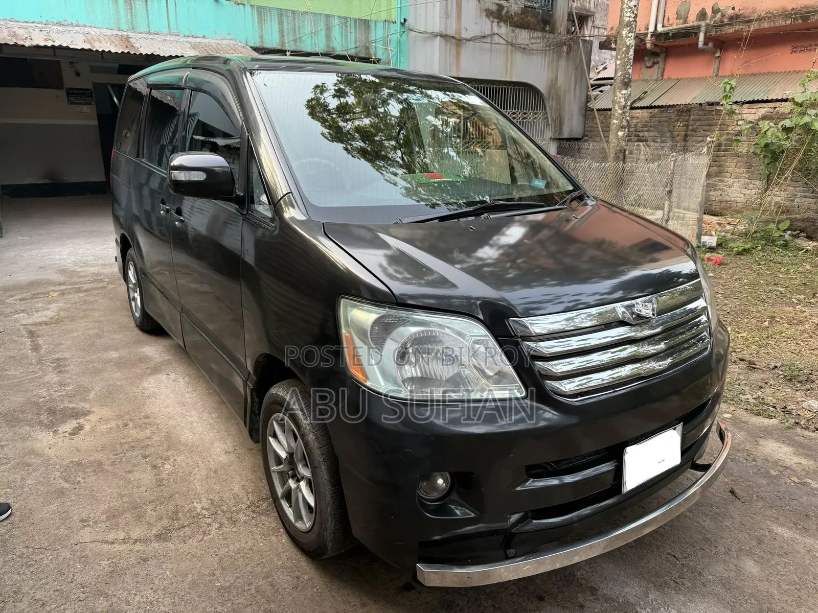 Toyota Noah 2.0 Front Wheel Drive (8 Seater) 2003 Black